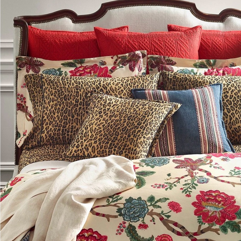 NWT Ralph Lauren Teagan King Comforter